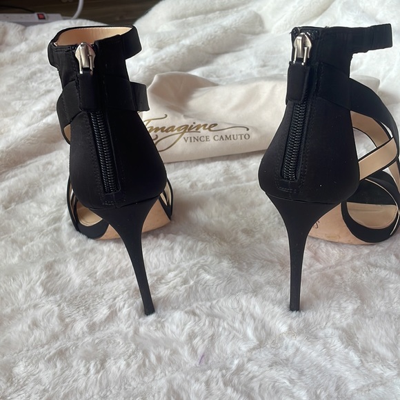 Vince Camuto Black Heels - Picture 5 of 10
